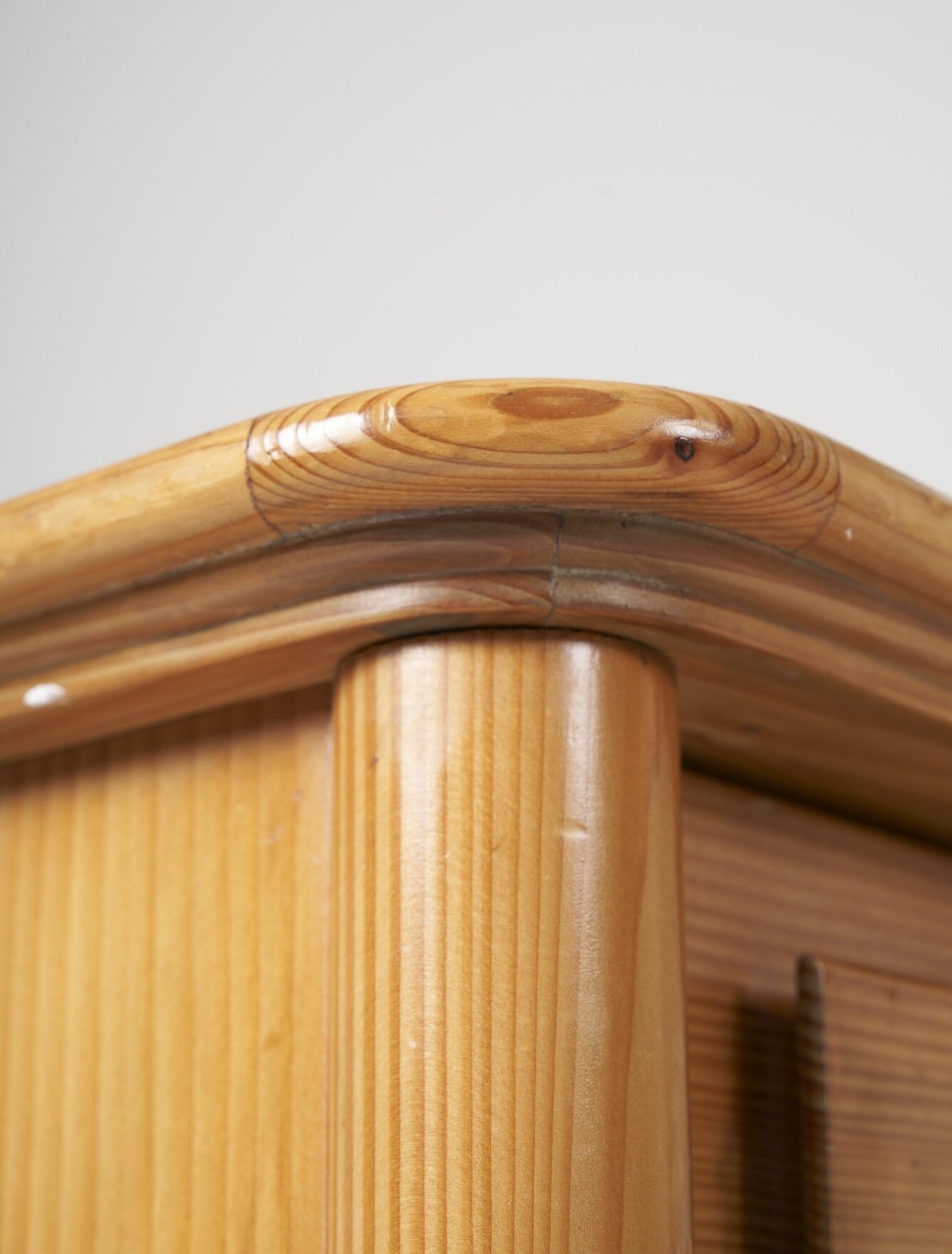 Ash chest of drawers