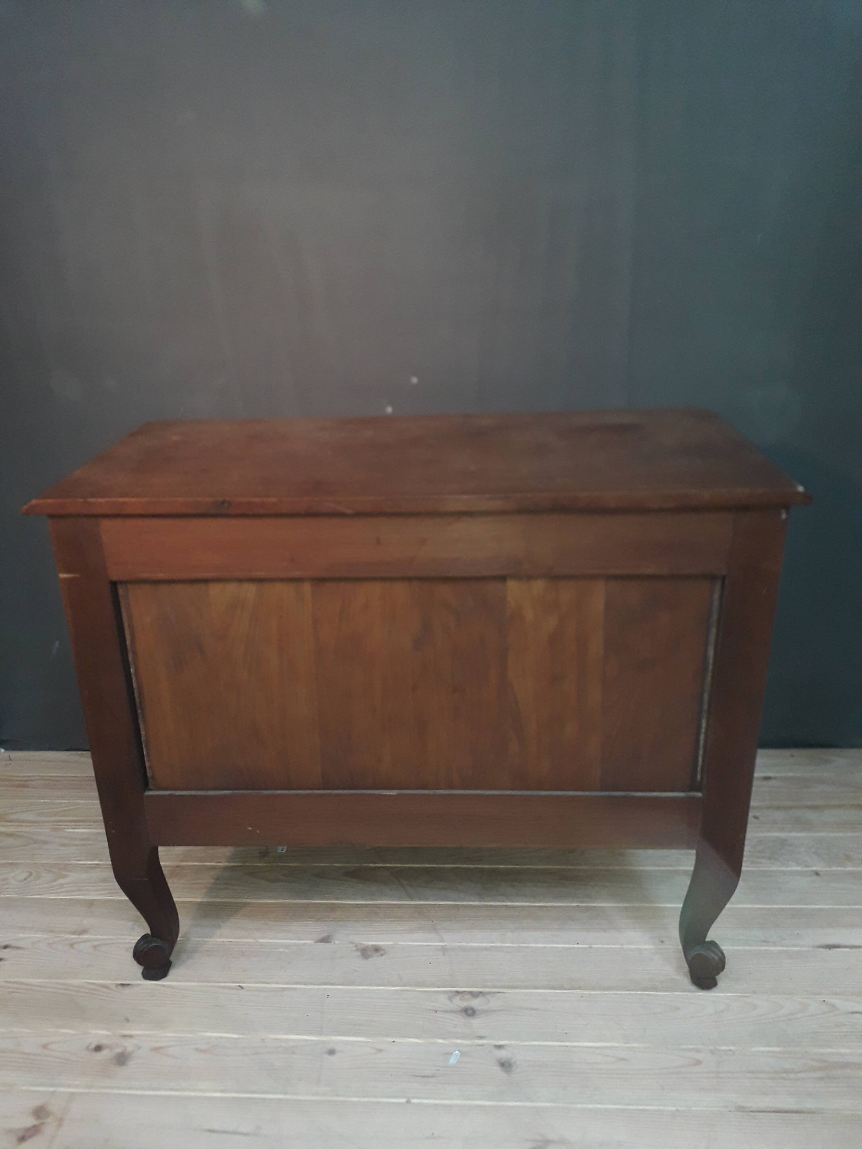 Commode style Louis XV en chene