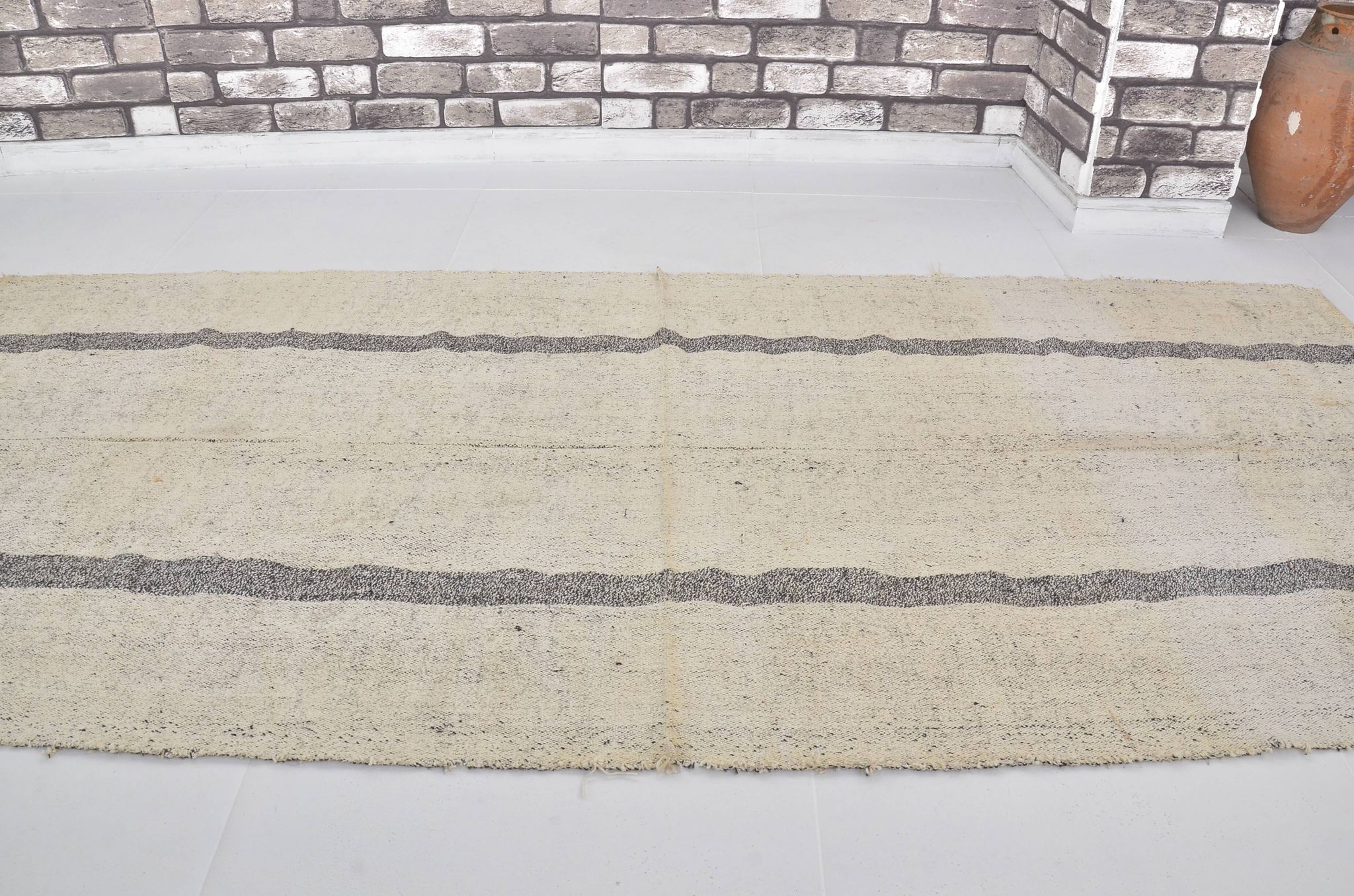 Tapis Kilim beige et noir