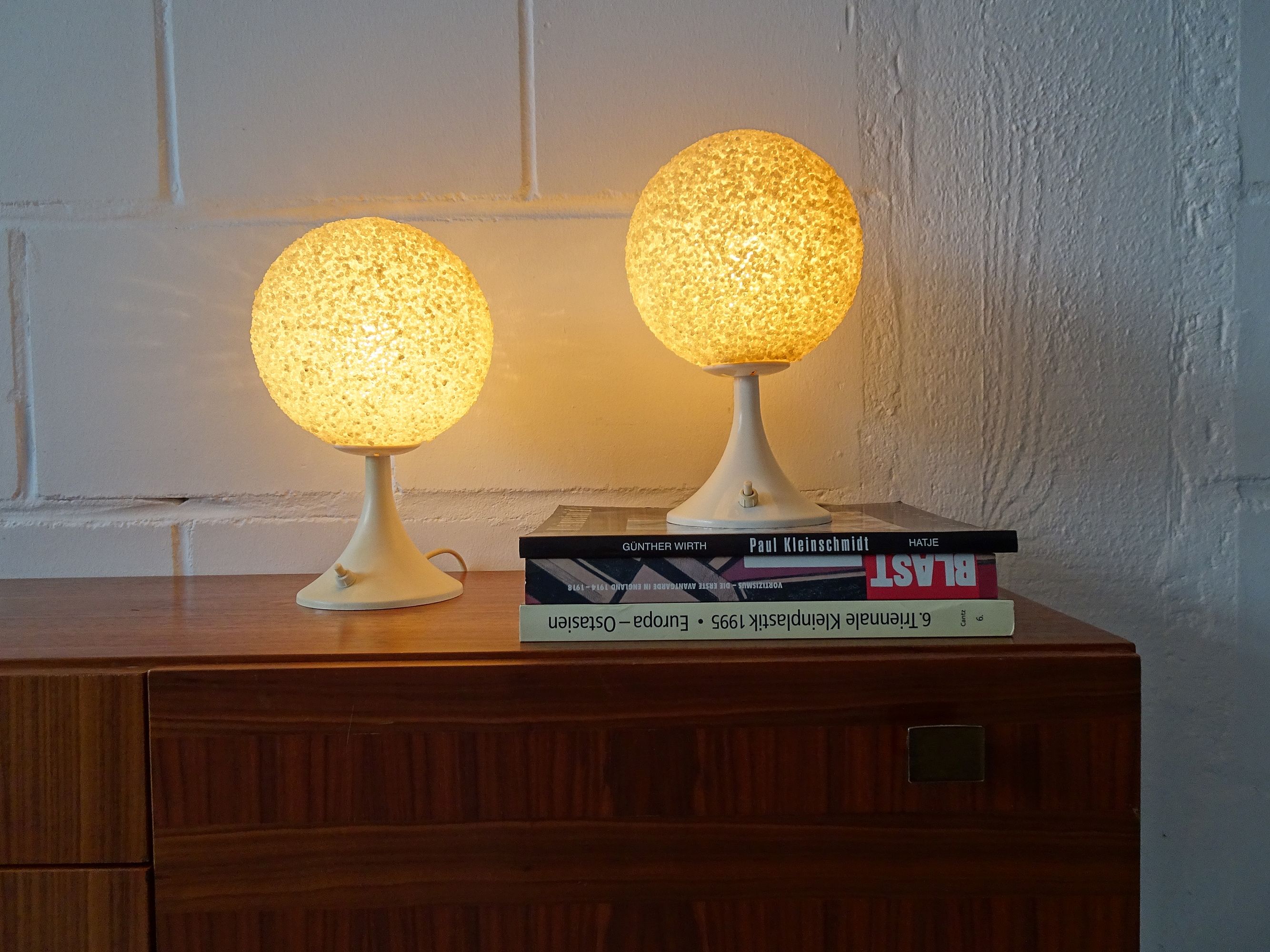 Bedside lamp set made of plastic granulate