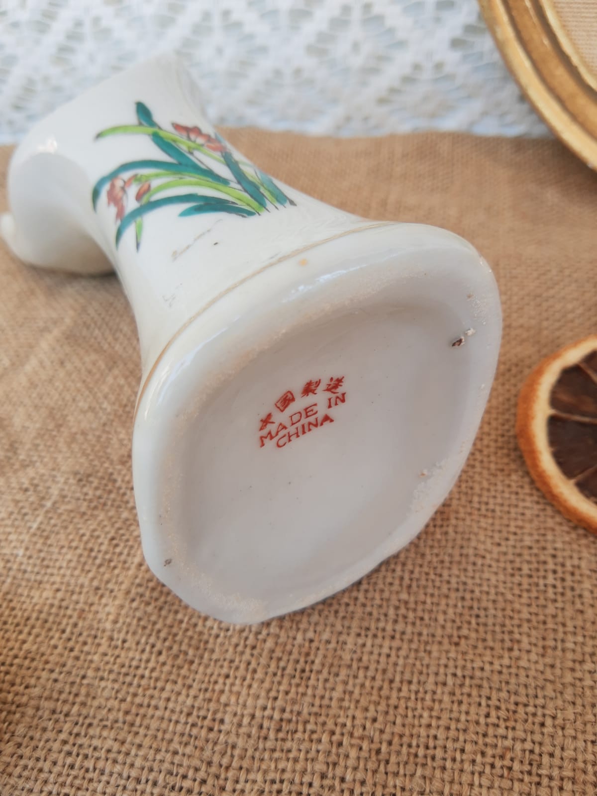 Hand baguier soliflore ceramic white vintage flowers