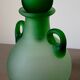 Fiole à oreilles, de couleur verte, en pâte de verre de murano