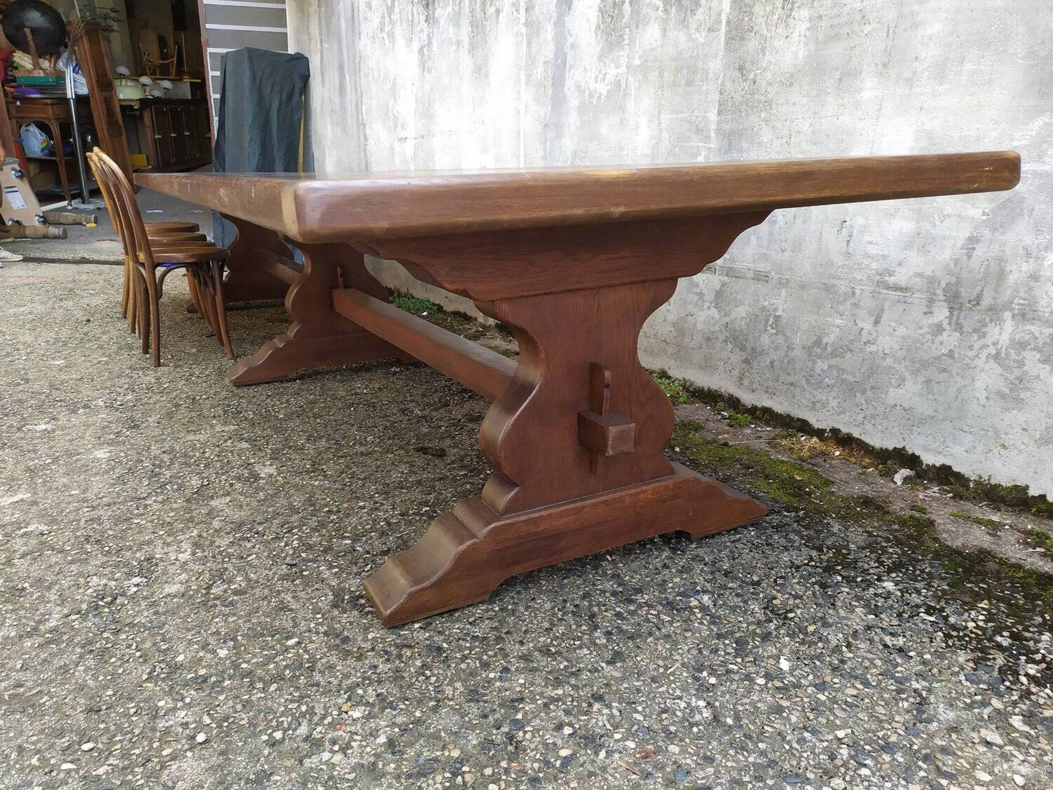 Table de conférence monastère chêne