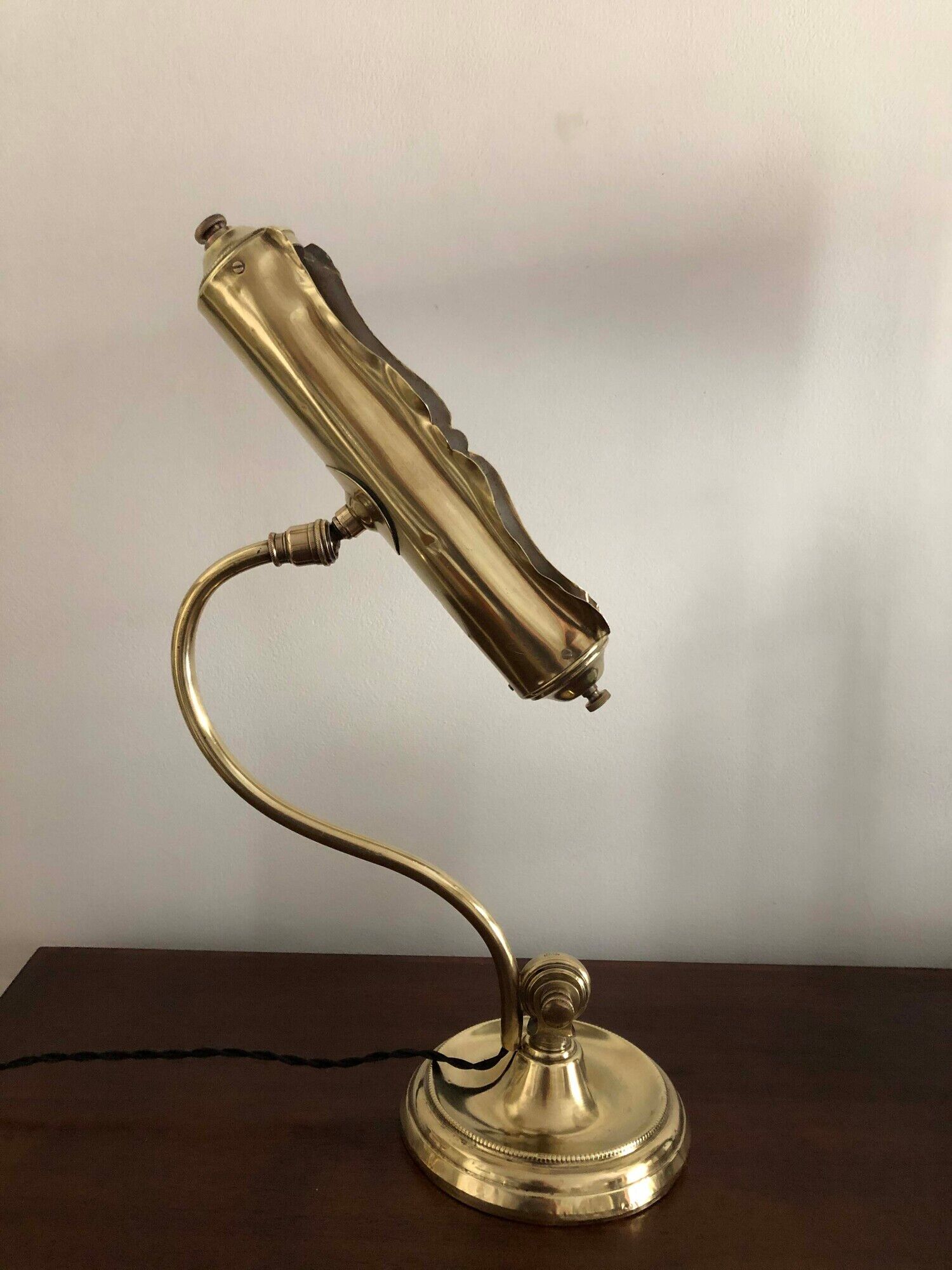 Articulated desk lamp called notary or brass banker 1900 - 1930