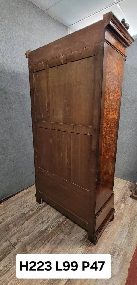 Parisian mirrored armoire in Louis XVI style in rosewood and elm burl