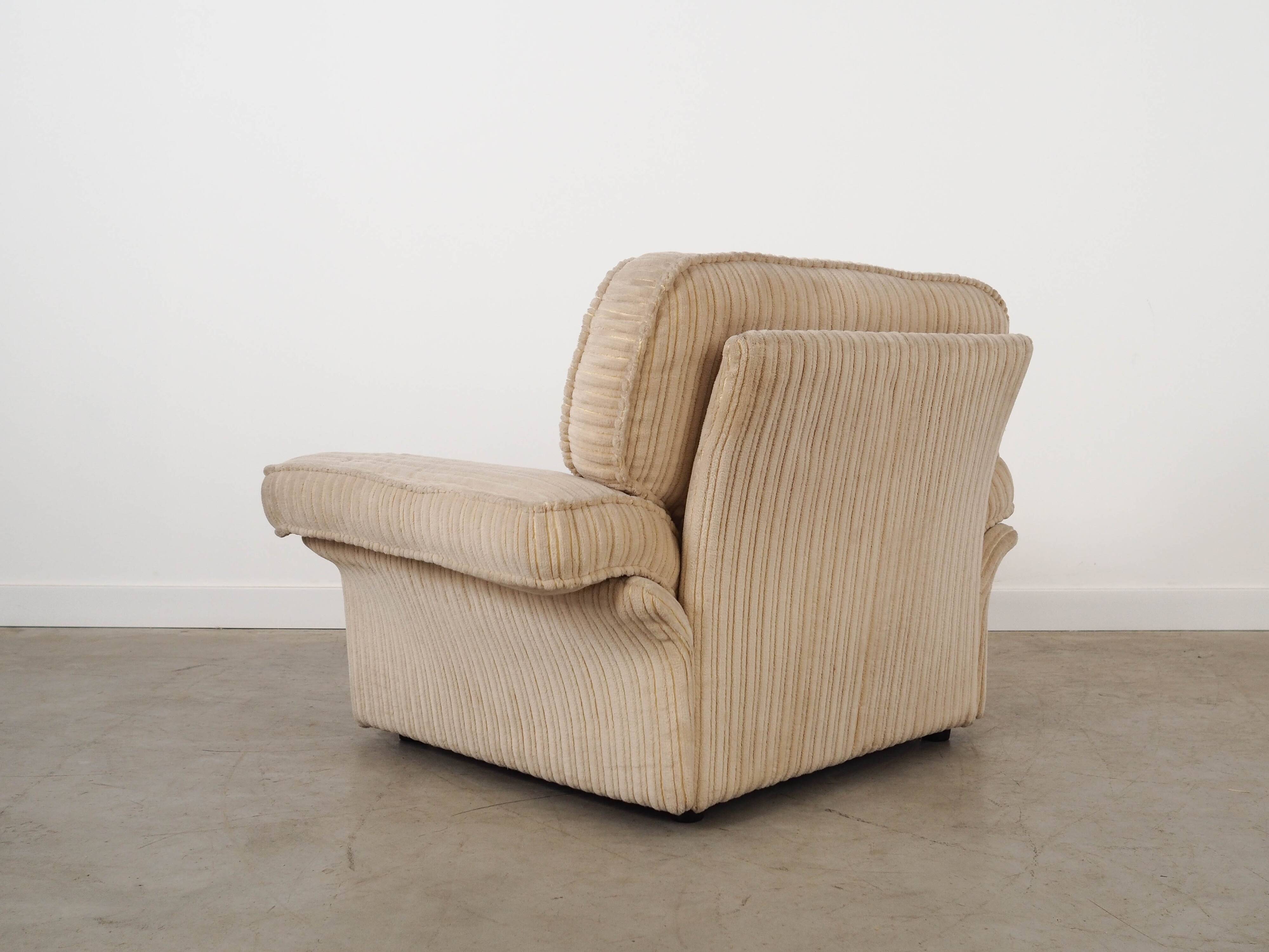 Cream armchair Soffio, Italian design, 1970s, manufactured by Doimo