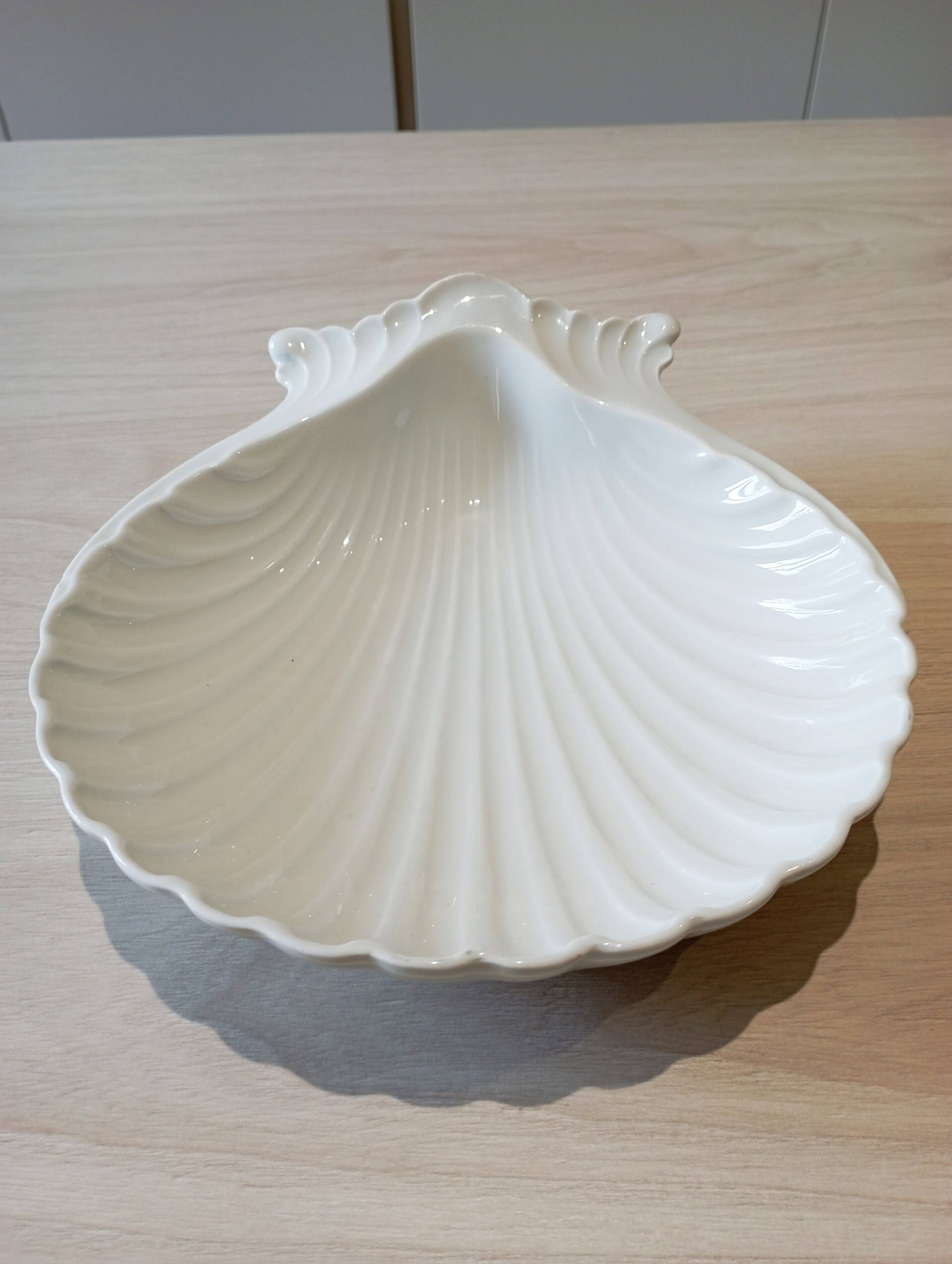 Ceramic shell dish