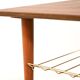 Table basse scandinave en teck avec étagère en laiton