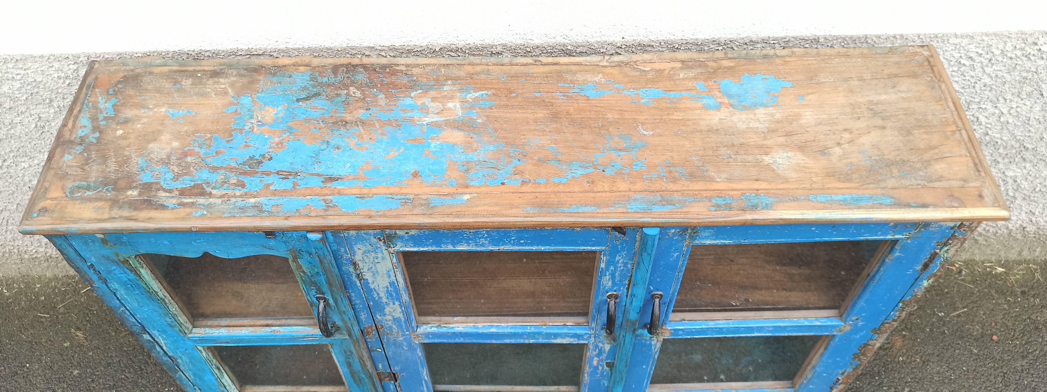 Small wooden display buffet