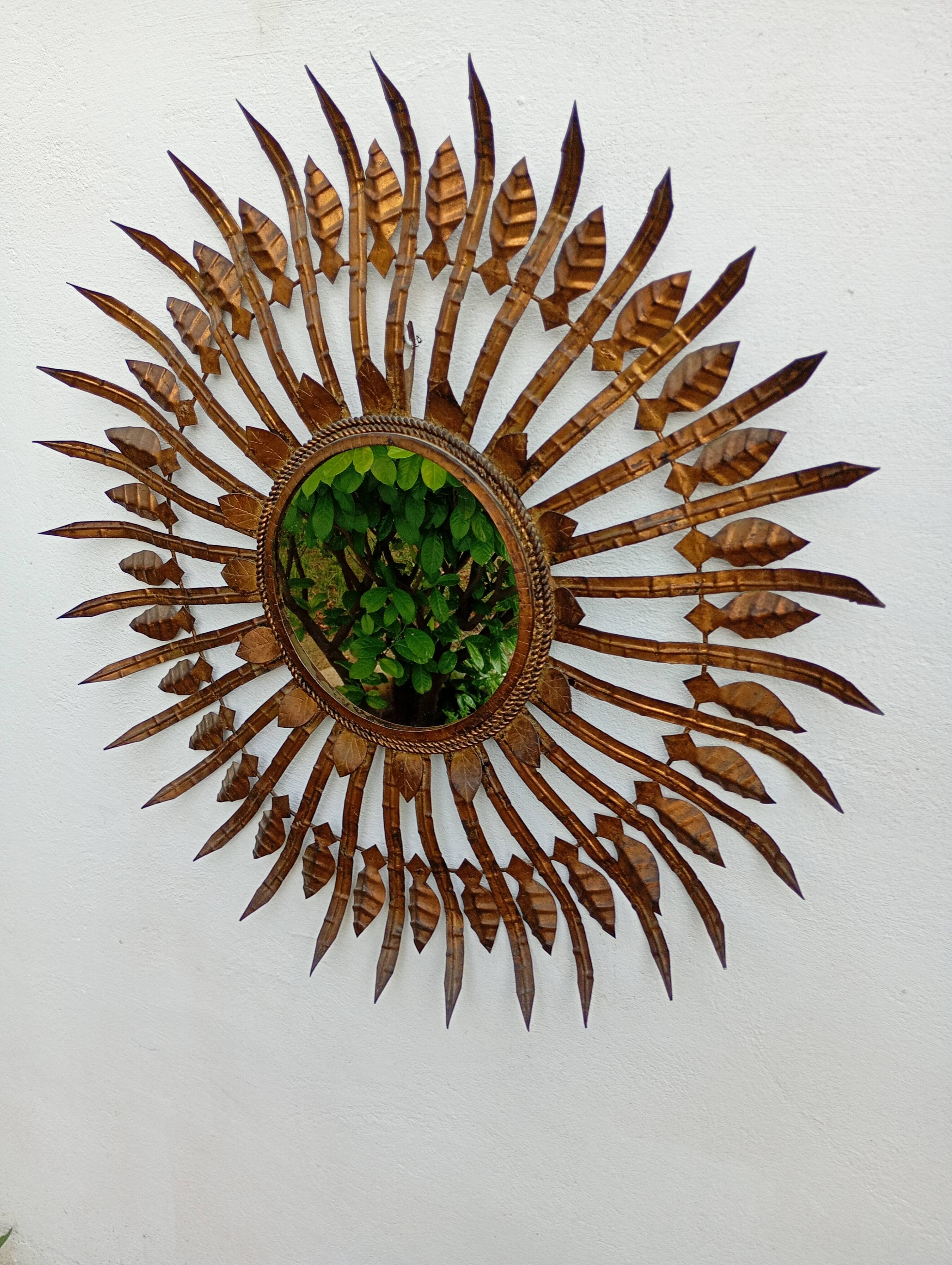 Vintage sun mirror in patinated gold metal – Spain 1950s / 60s