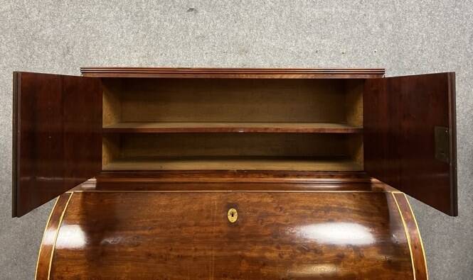 Bureau à cylindre époque Louis Philippe, Restauration en acajou moucheté