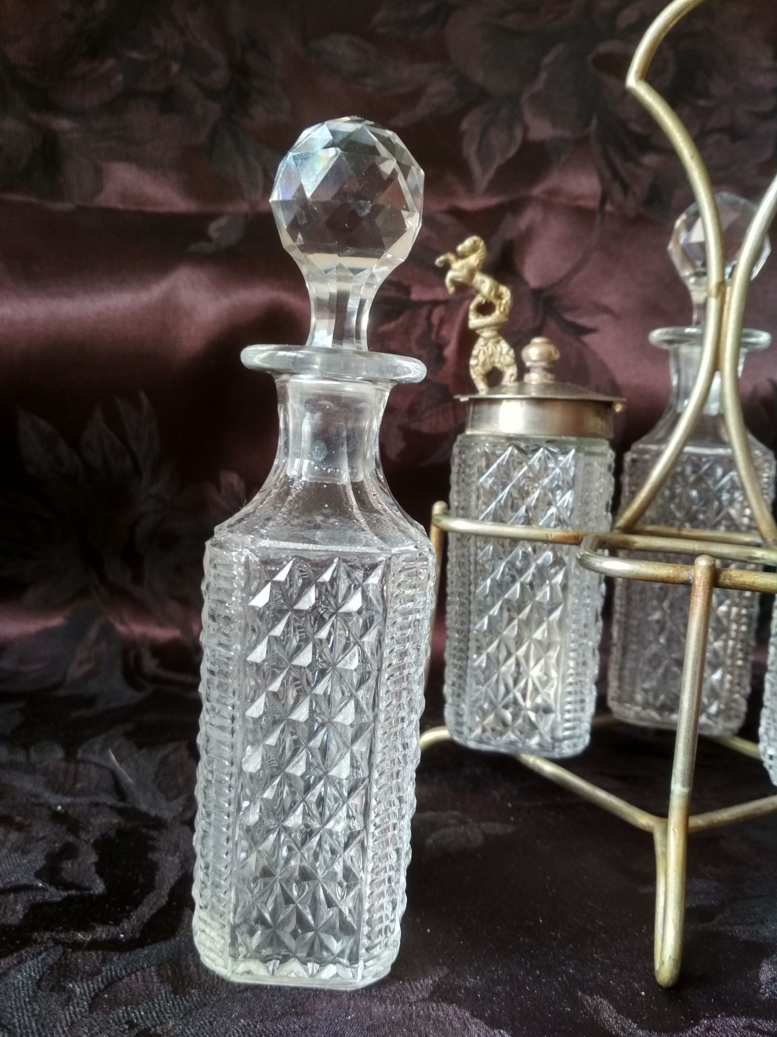 Former table servant, 4 bottles for mustard vinegar oil and salt, oil and vinegar maker
