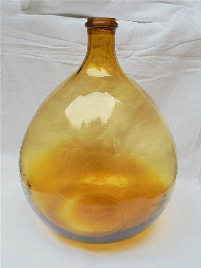 Amber demijohn