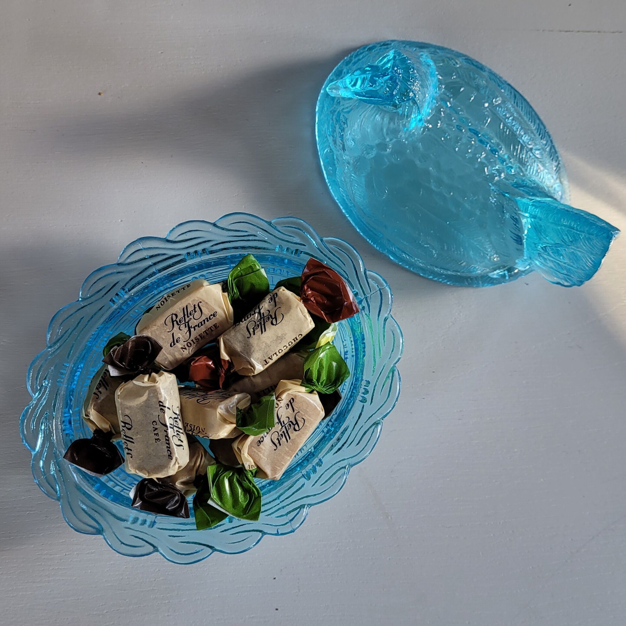 Glass candy hen