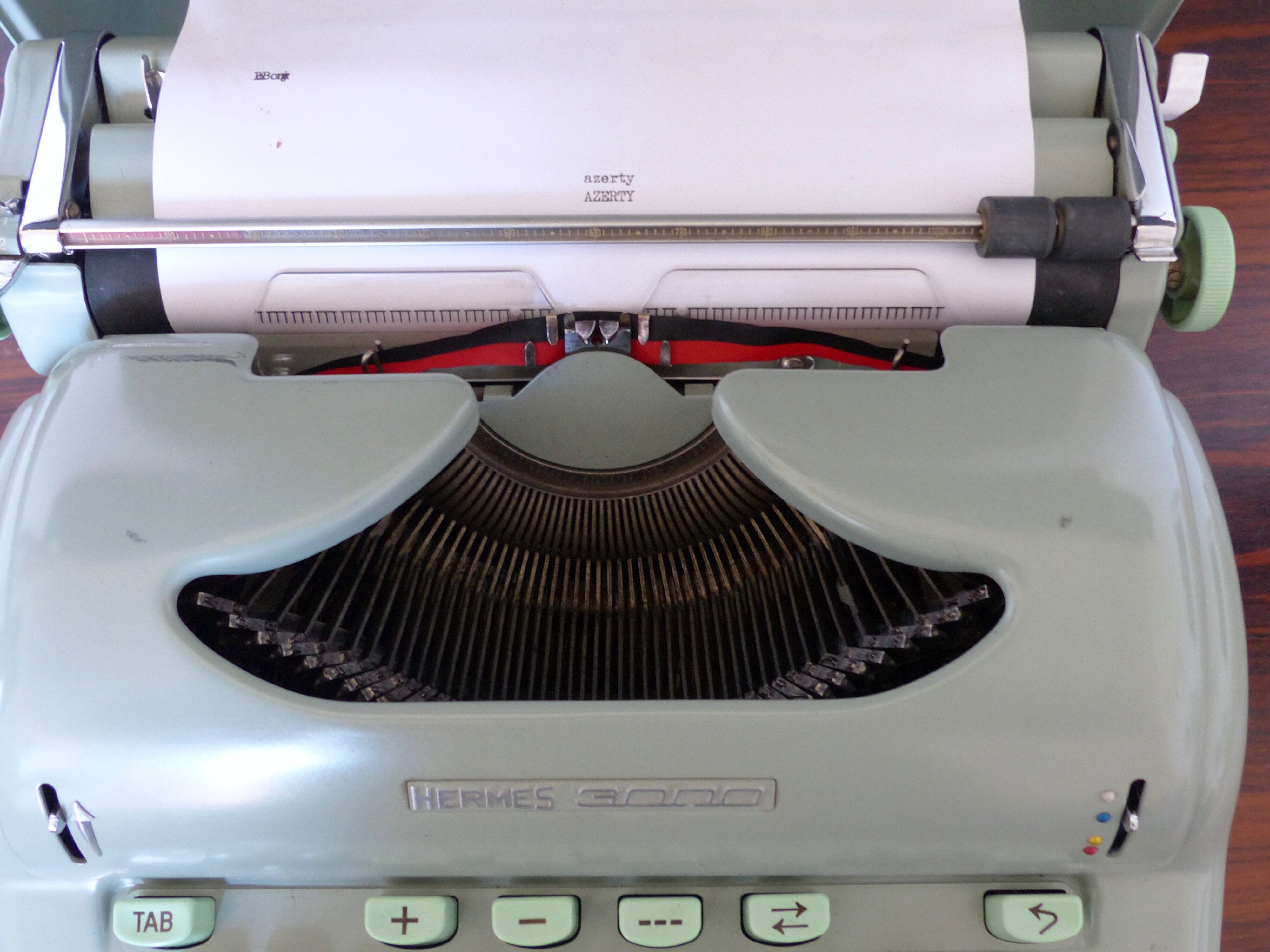 Hermes 3000 green Mint metal typewriter
