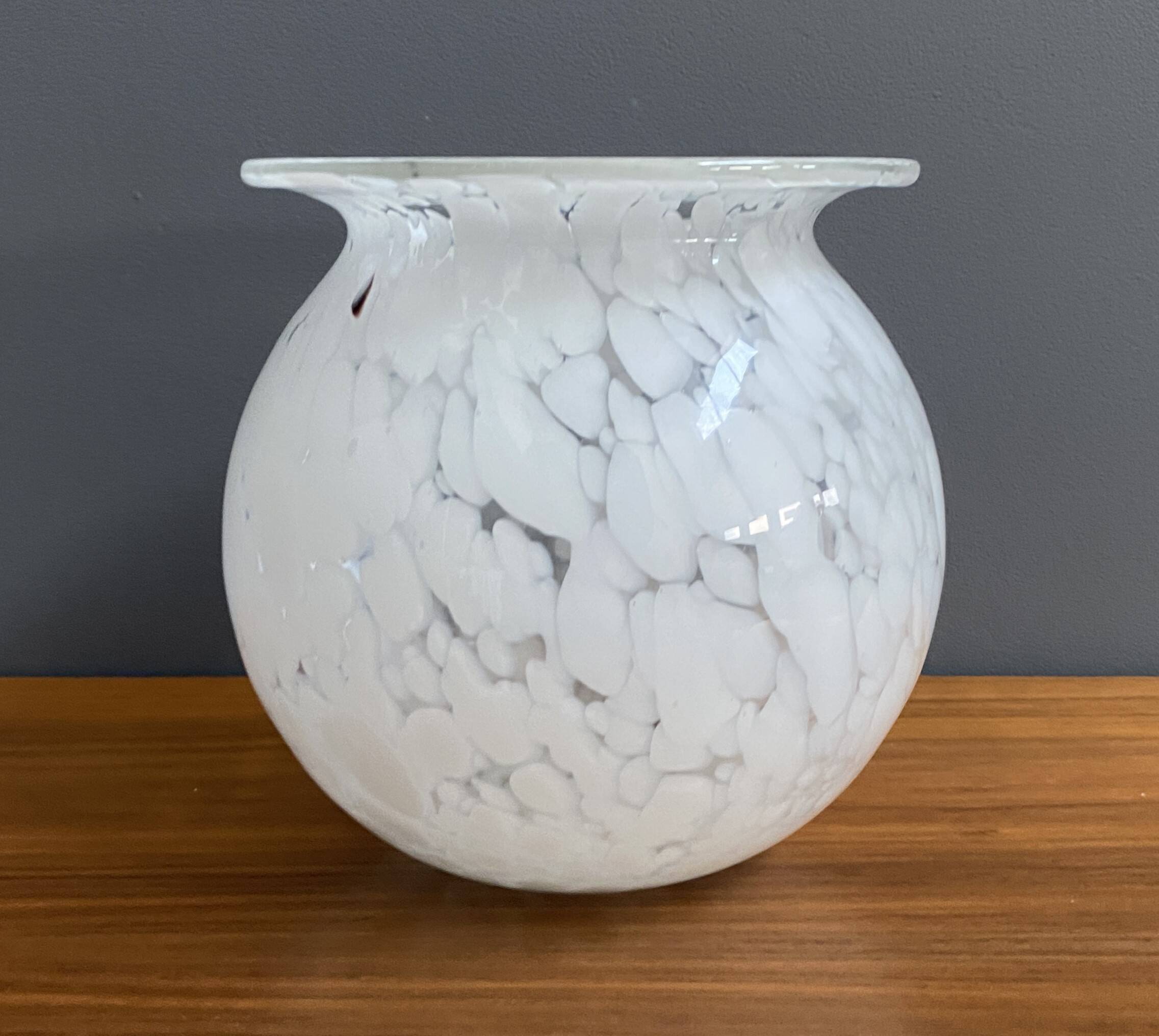 White bowl vase 1970s