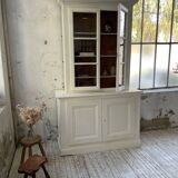 XL display case with white patina