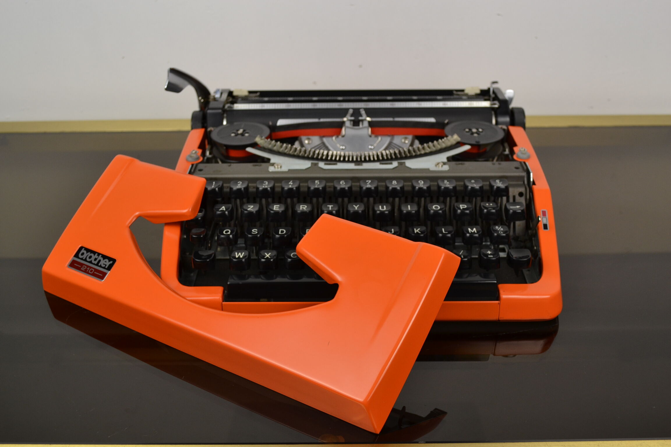 TYPEwriter Brother 210 orange 1975