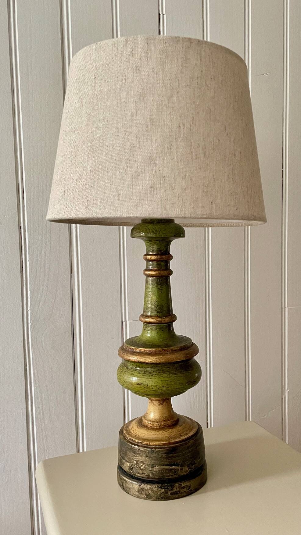 Vintage lamp in turned wood chic gold
