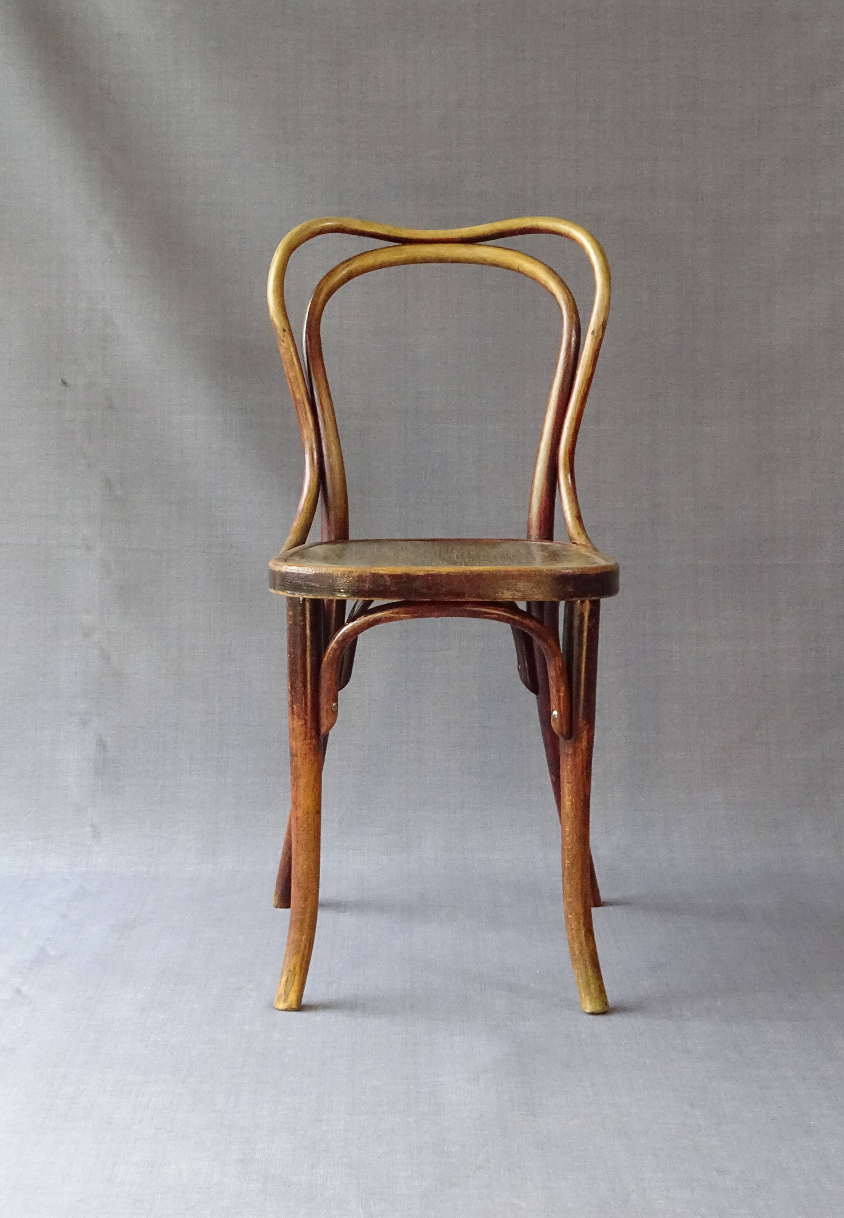 Chaise bistrot Thonet n°55 vers 1925 assise bois