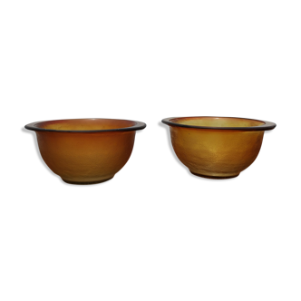 Amber-eared bowls