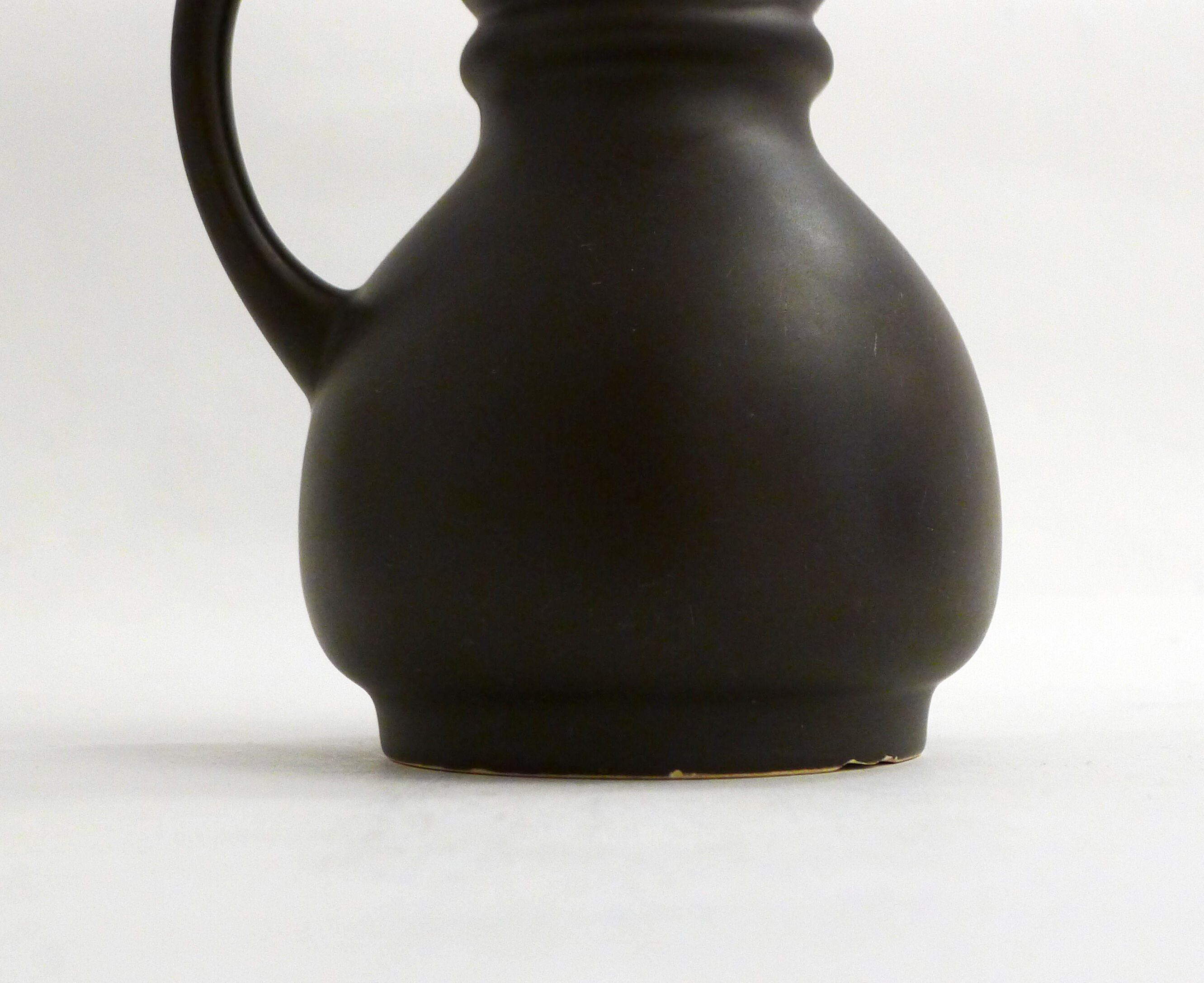 Small vase pitcher matte, by Gouda Holland
