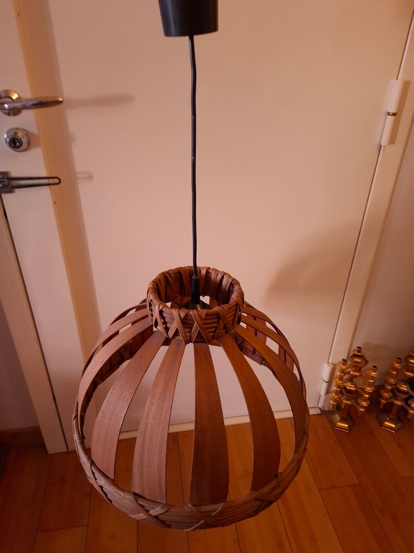 Scandinavian wooden slat suspension
