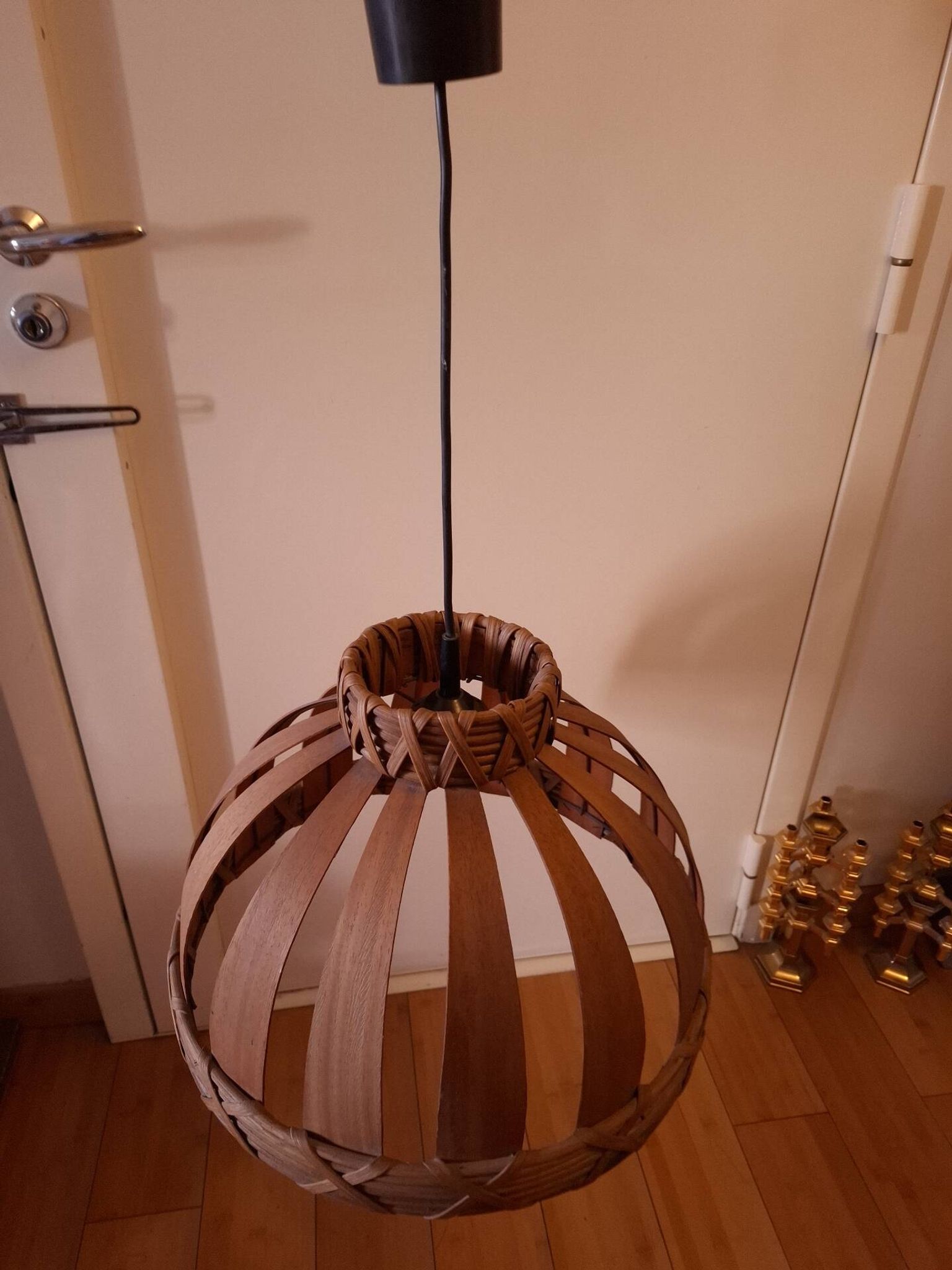 Scandinavian wooden slat suspension