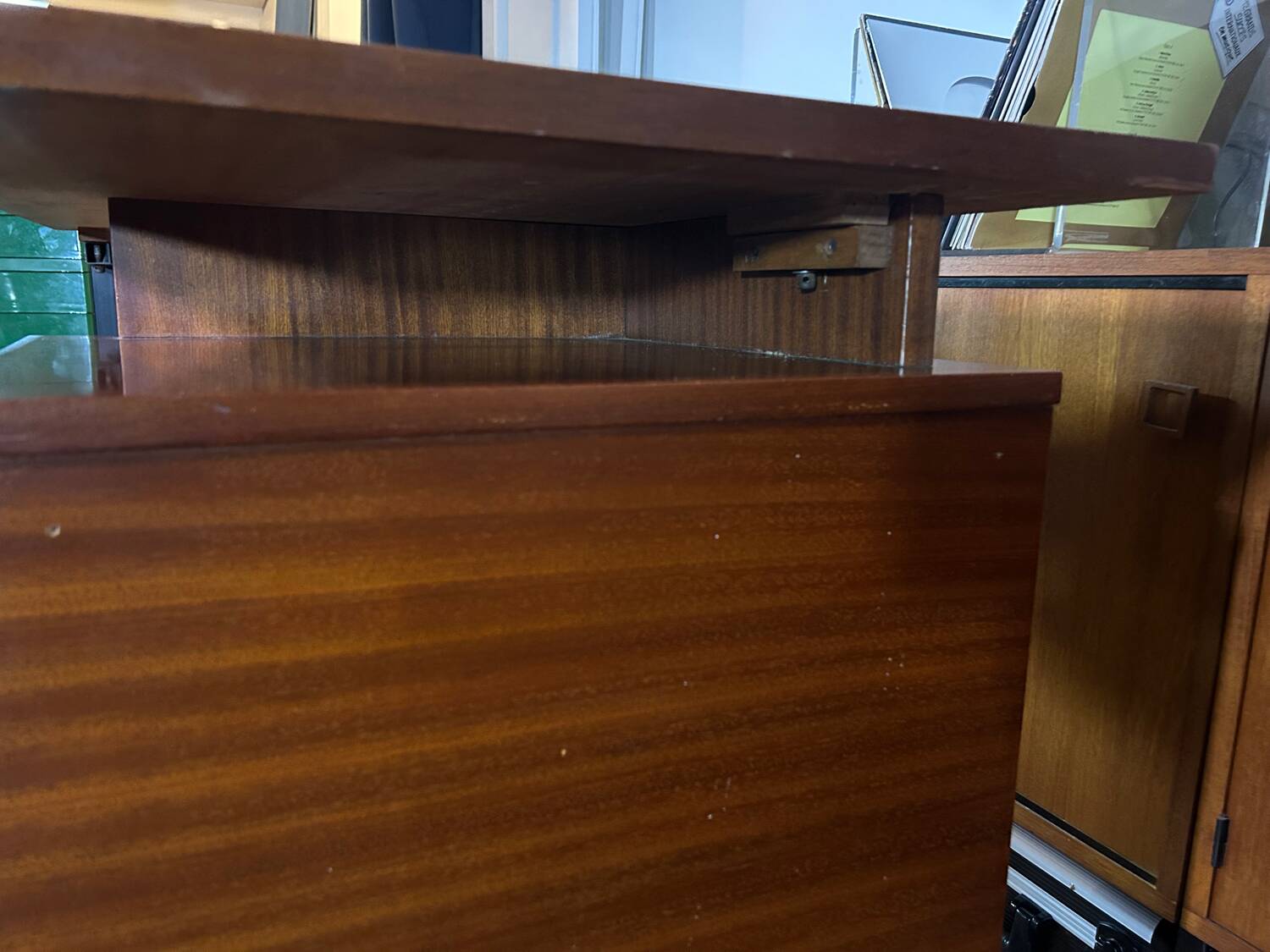 Desk Pierre Paulin model CM172