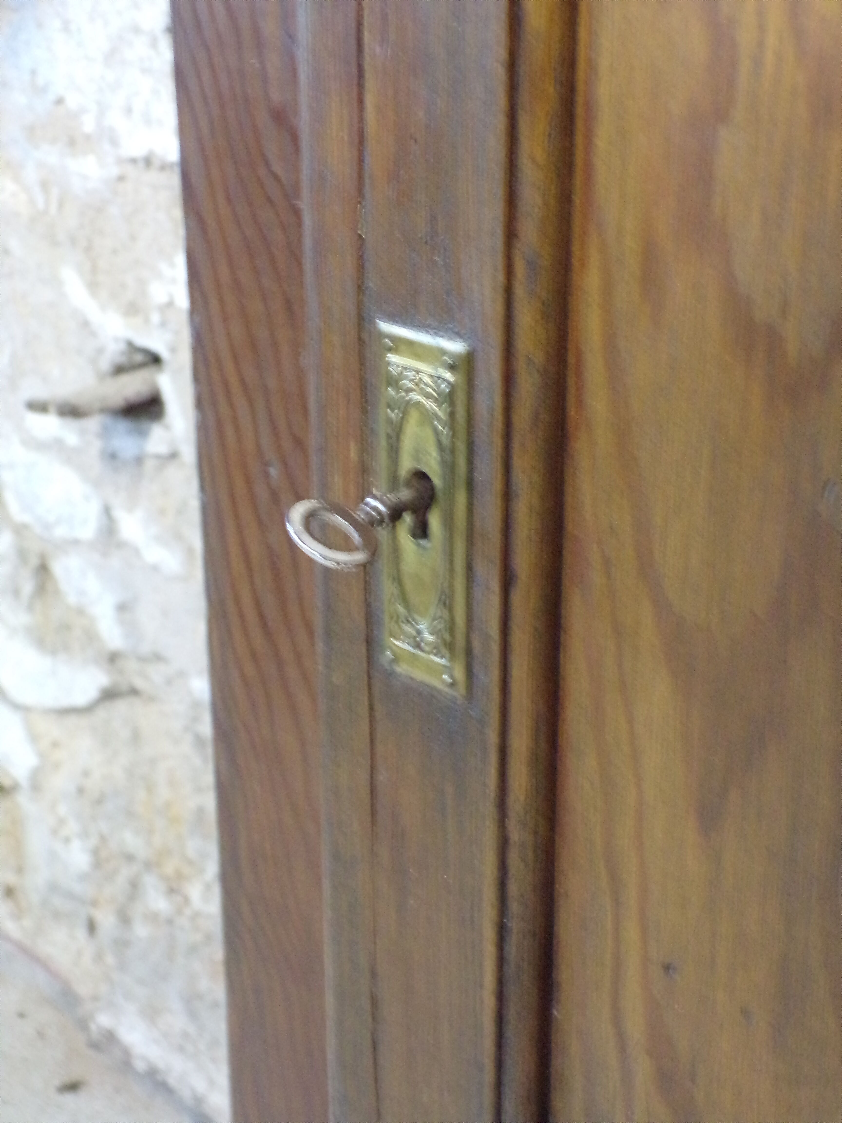 Armoire parisienne