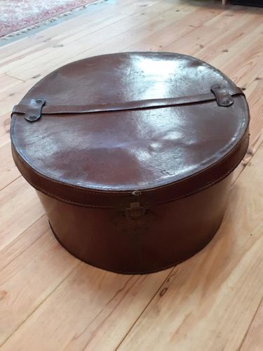 Leather hat box