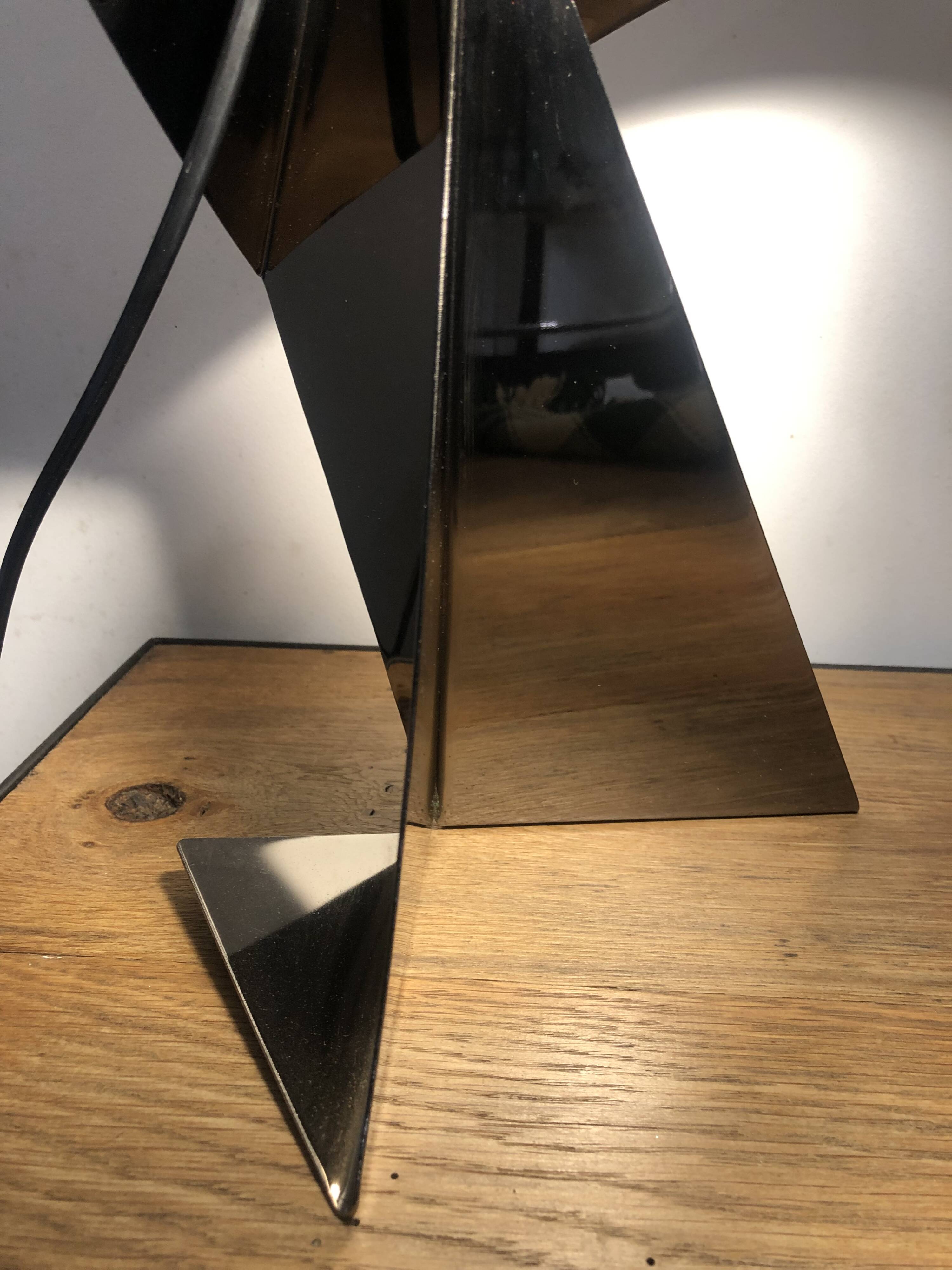 Ribbon Habitat Lamp