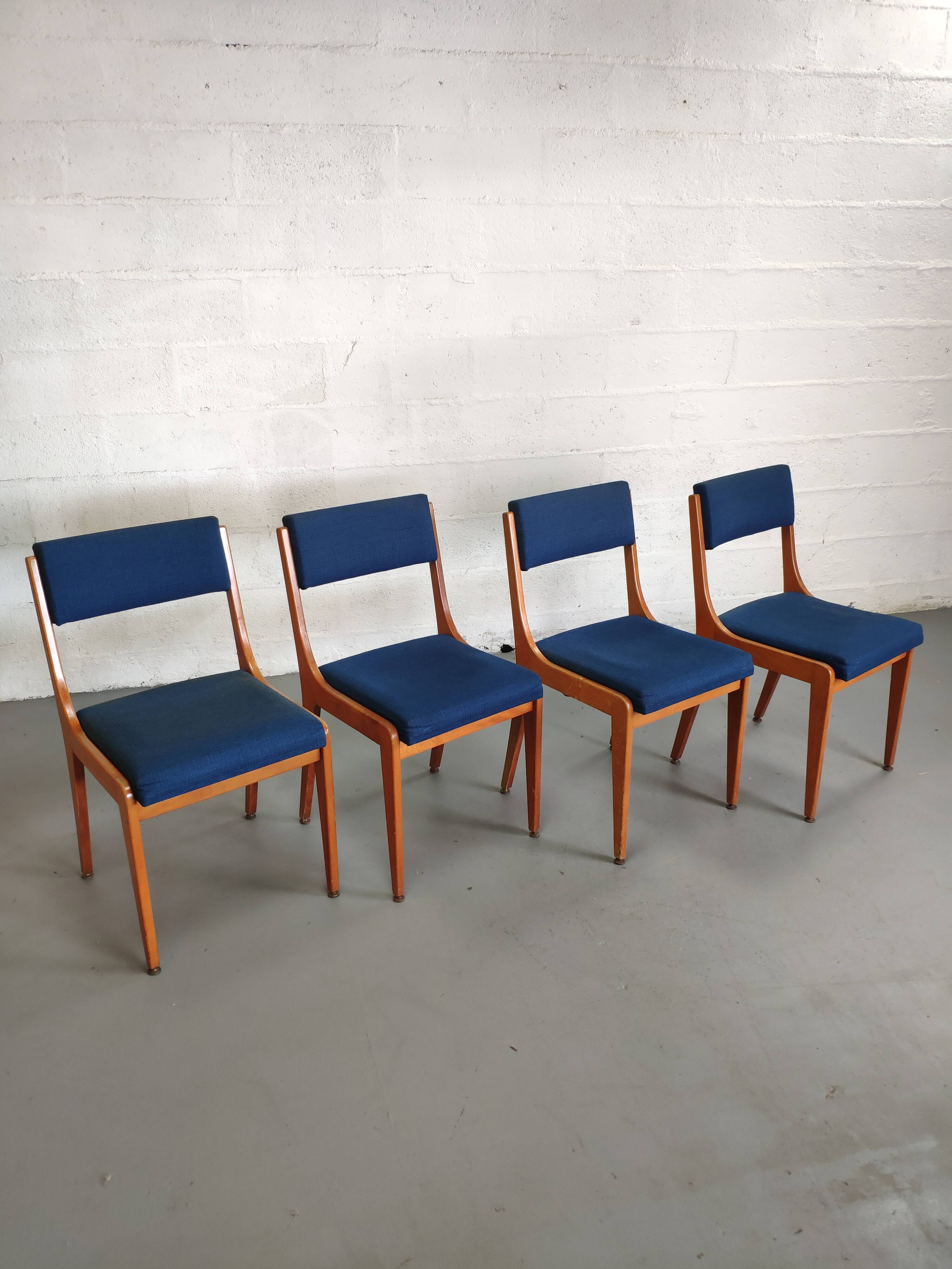 Lot de 4 chaises vintage piètement bois et tissu bleu circa 60