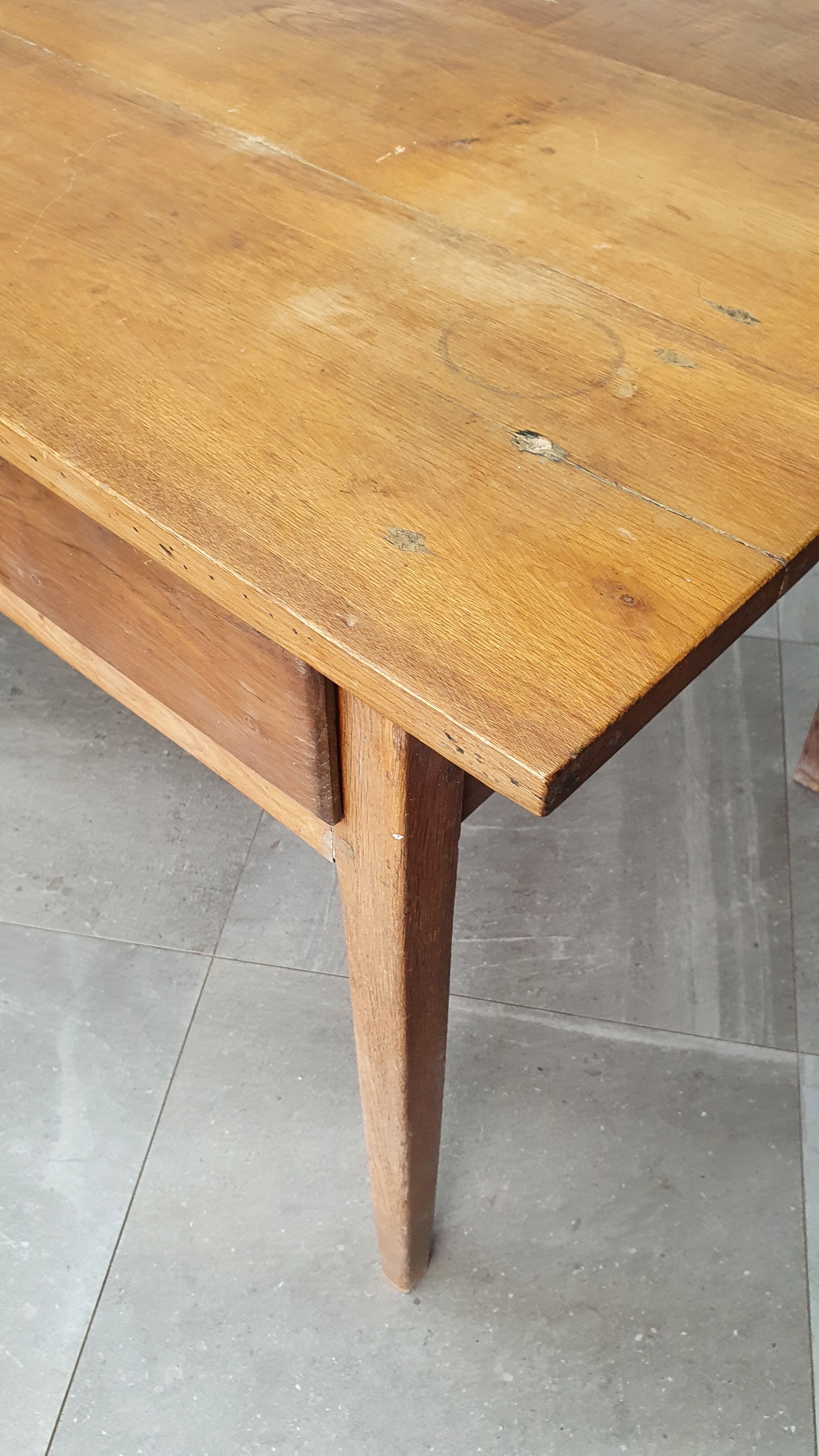 Ensemble table de ferme et 6 chaises Mouettes de Baumann