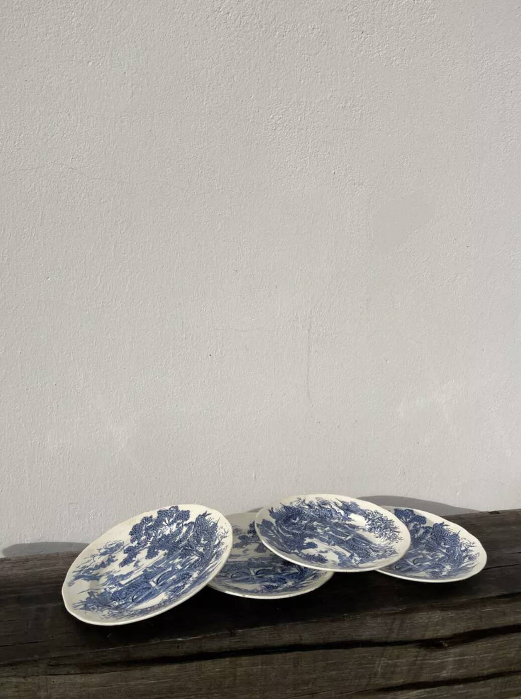 4 flat plates Gien iron earth