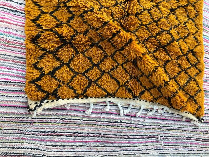 Traditional handwoven Berber rug, size 160 x 240 cm