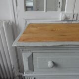 Buffet ancien sublimé en vert de gris, plateau bois.