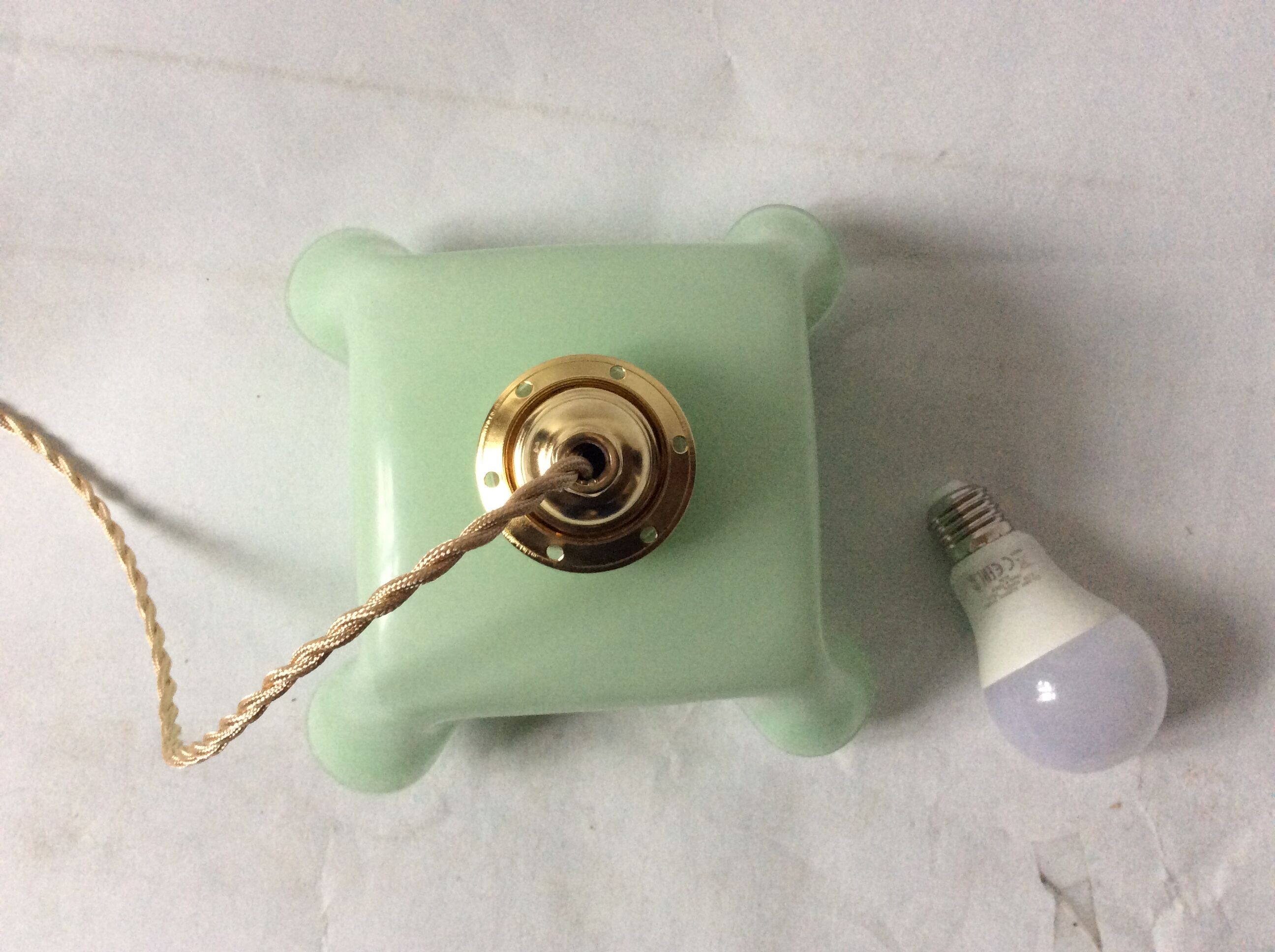 Hanging en opaline mint