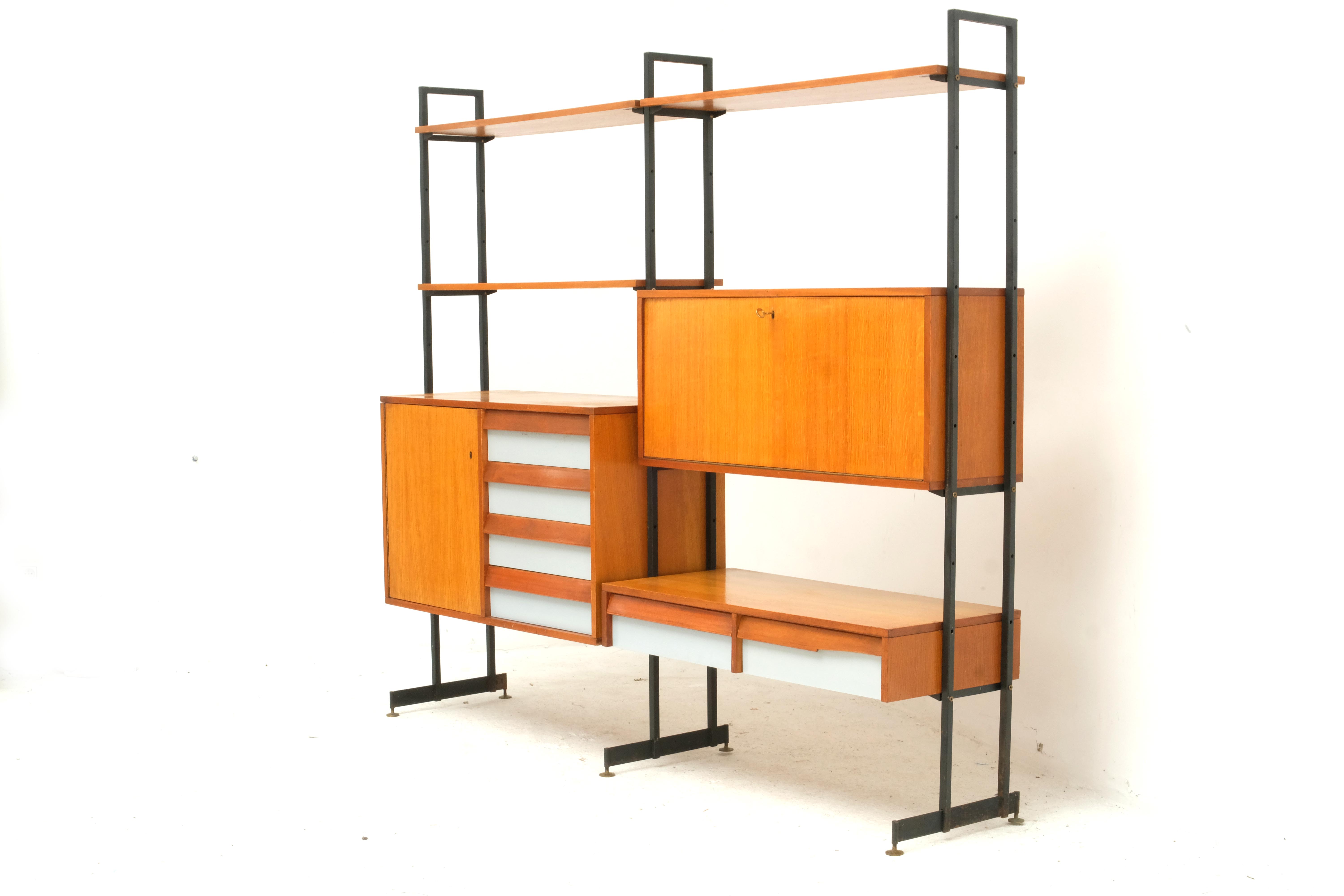 Free standing wall unit by 'Val Dera', Italy 1950's