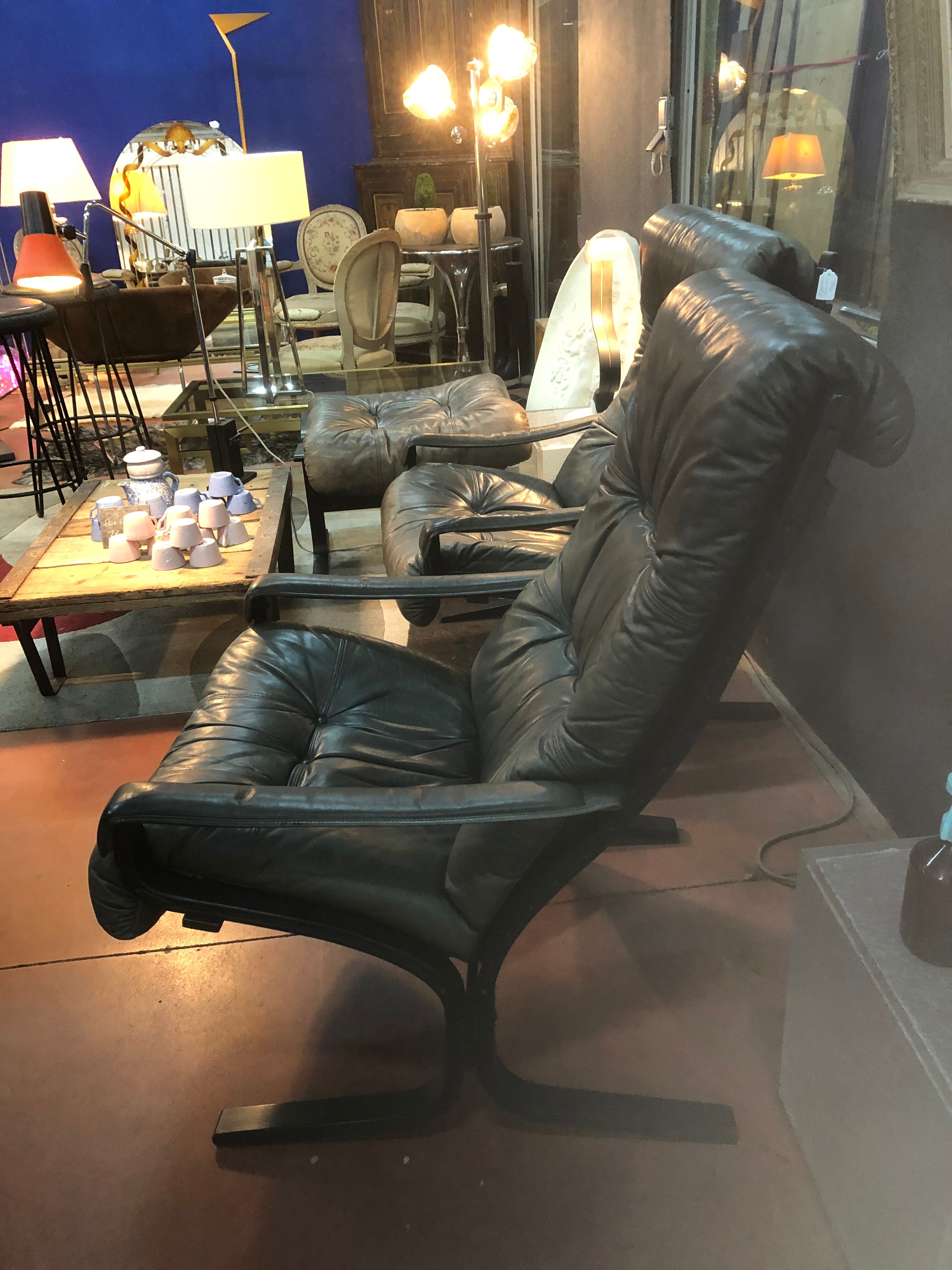 2 leather armchairs