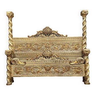 Renaissance style Château half canopy bed in carved and gilded wood circa 1880