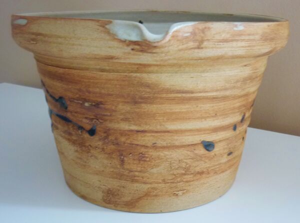 Cache pot céramique ''tachiste'', signé La Poterie du colombier, la colombe, années 70