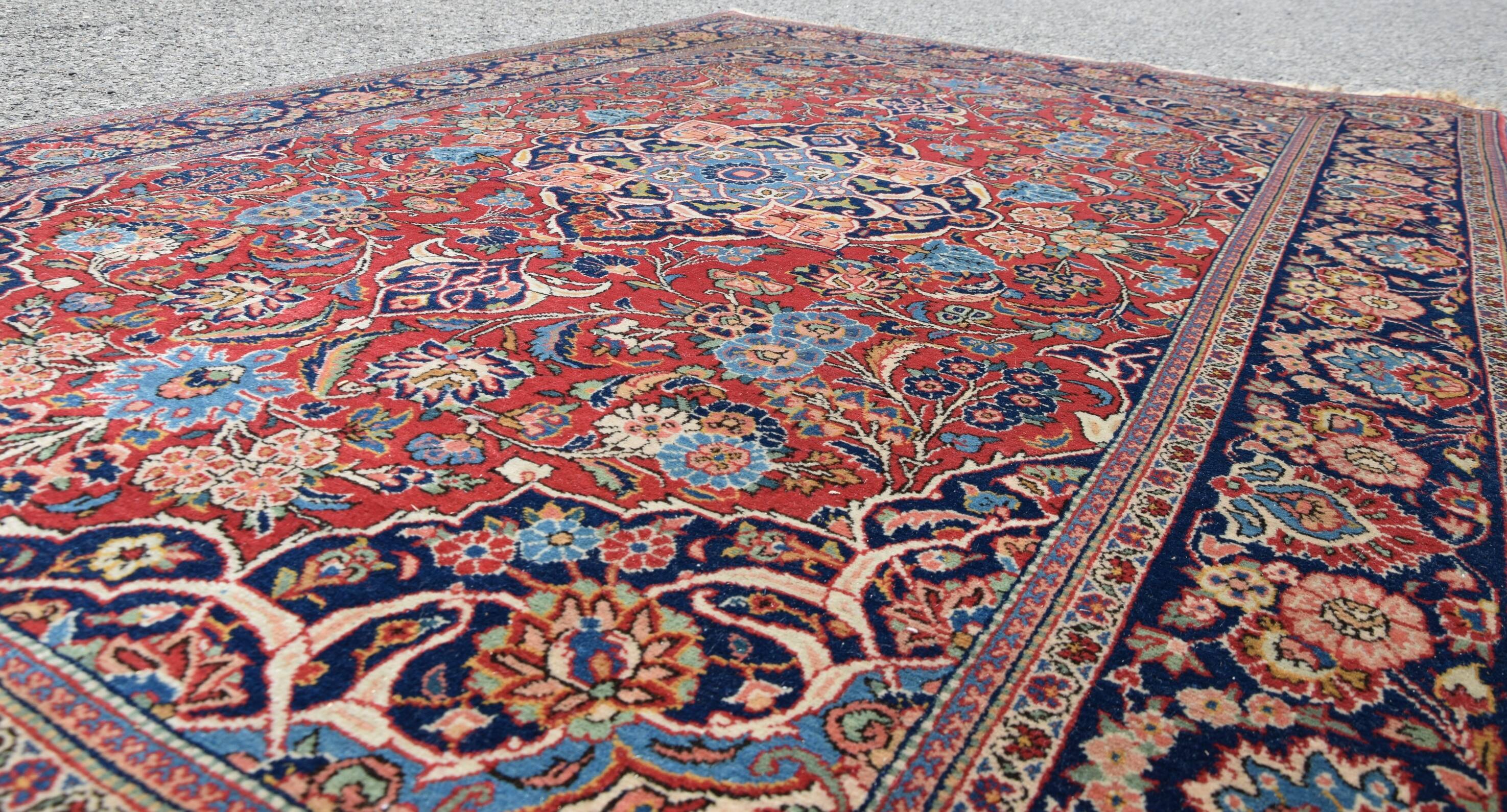 Old Iranian Kashan oriental rug: 1.30 X 2.10