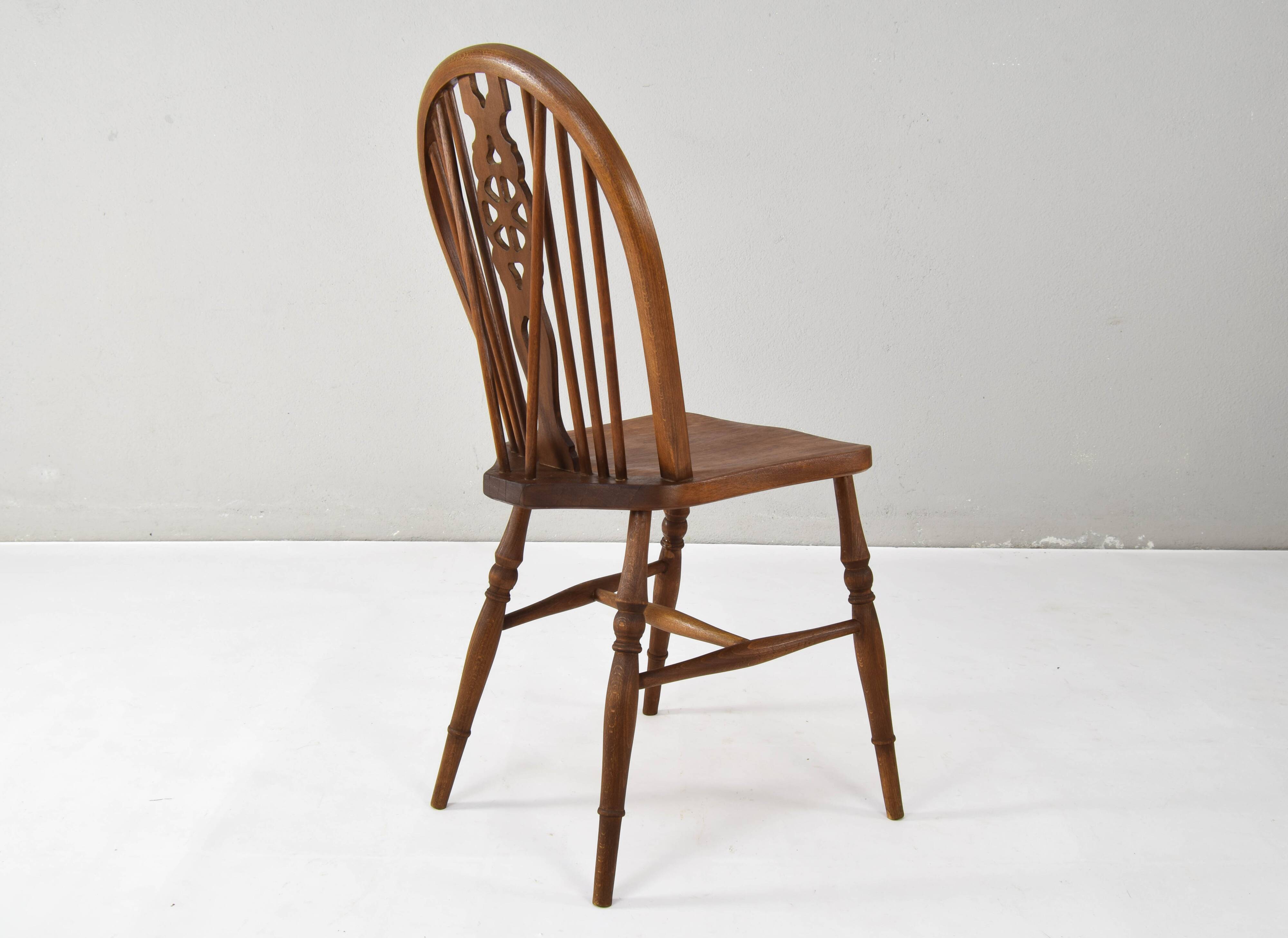 Windsor Antique Early 20th English Victorian Dining Room Chairs, Set of fou