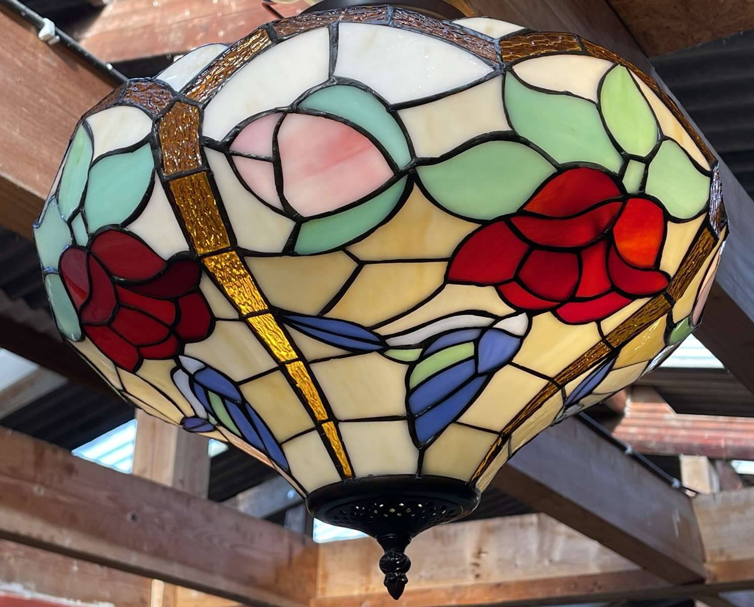 Tiffany-style glass pendant light