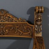 Fauteuil Dagobert en Noyer, style Médiéval – Fin XIXe