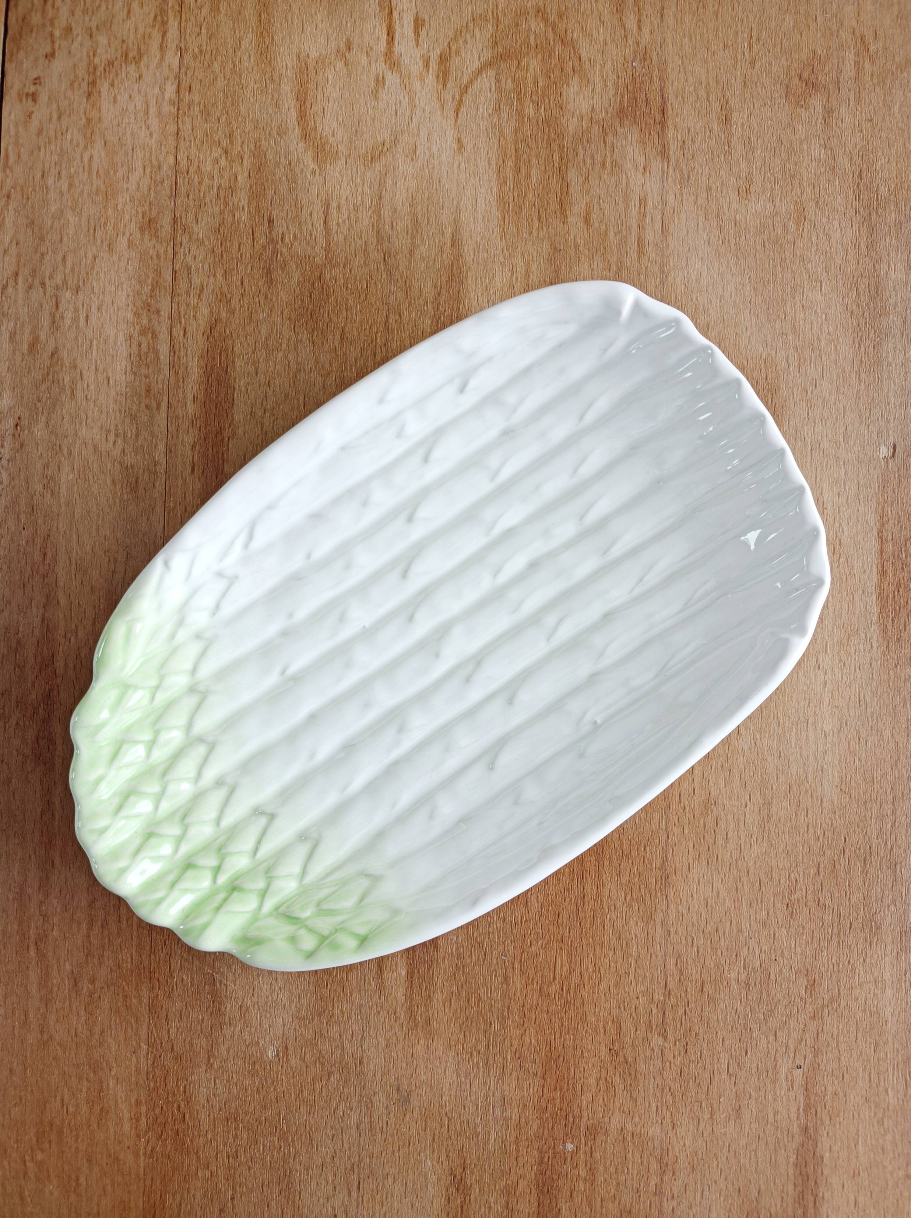 Ravier, small dish in slip, asparagus