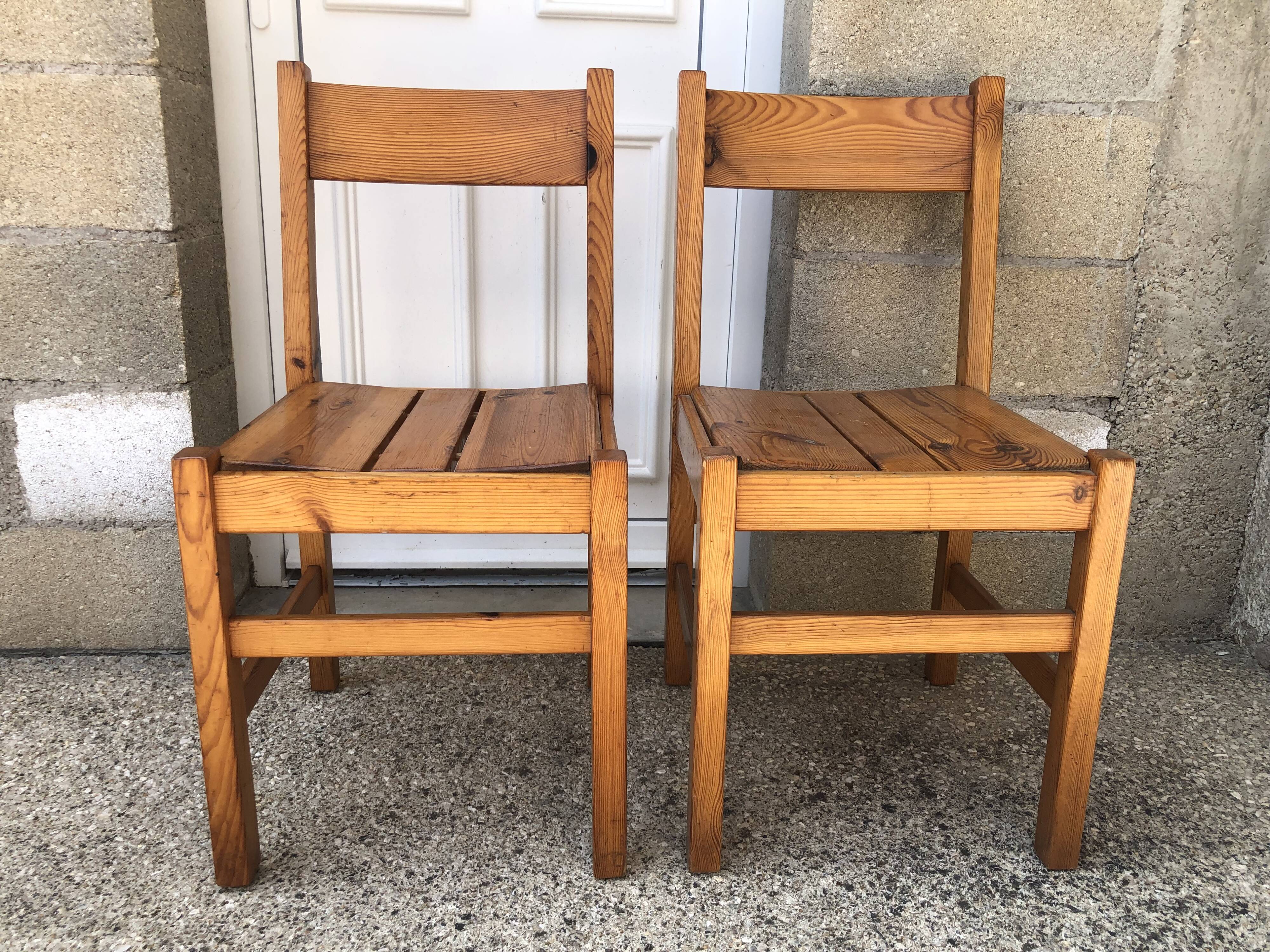 Pair of chairs fir