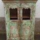 Armoire vitrée patinée verte