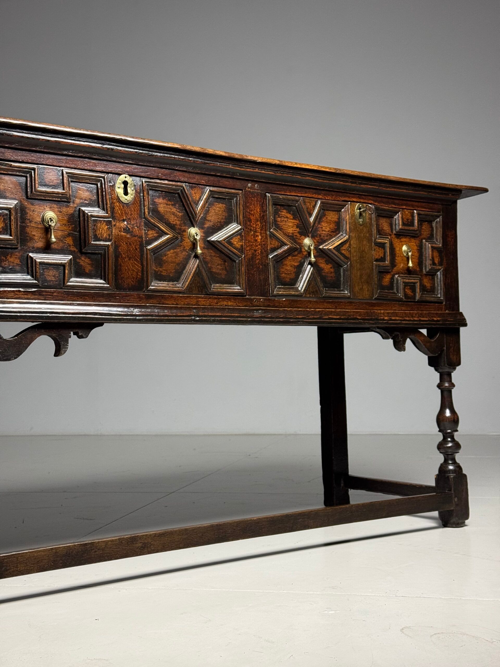 English dresser 17th century